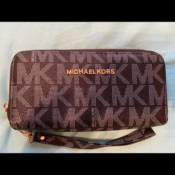 Michael Kors Wristlet Wallet - Picture 2 of 3